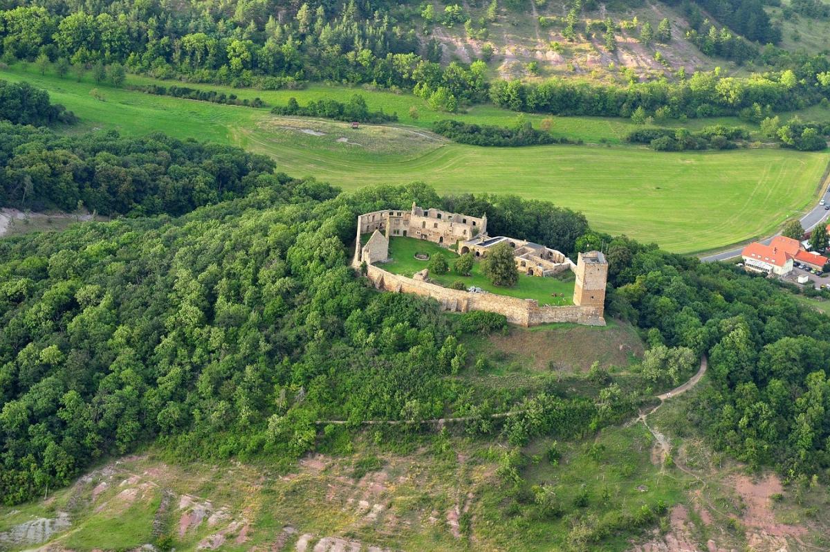 Burg Gleichen Luftbildaufnahme (Tourismusinformation Kulturscheune Mühlberg) | Foto: Region Burg Gleichen Luftbildaufnahme (Tourismusinformation Kulturscheune Mühlberg) | Foto: Region